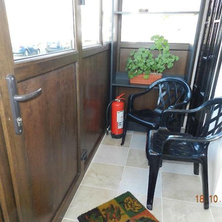 Apartament Cristina Cu Doua Dormitoare & Balcon & Parcare Proprie Onesti Zewnętrze zdjęcie