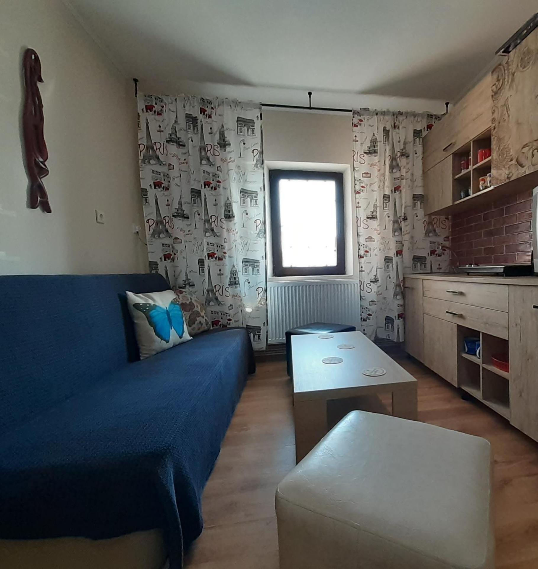 Apartament Cristina Cu Doua Dormitoare & Balcon & Parcare Proprie Onesti Zewnętrze zdjęcie